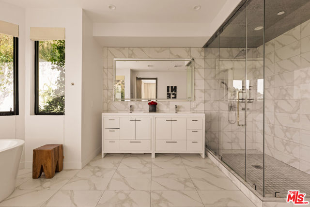 3820 Knobhill Drive, Sherman Oaks CA: https://media.crmls.org/mediaz/f68412c8-616a-4abc-97dd-27739d8d45cd.jpg