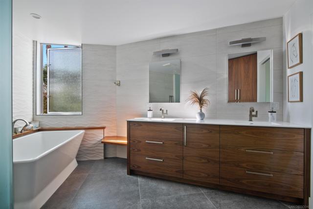 Master Bath/Spa