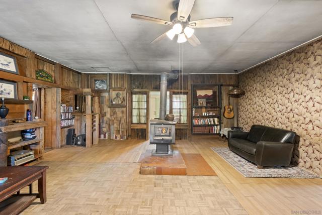26742 San Felipe Rd, Warner Springs CA: https://media.crmls.org/mediaz/f684d972-008f-43d0-b857-85b6fc5b2633.jpg