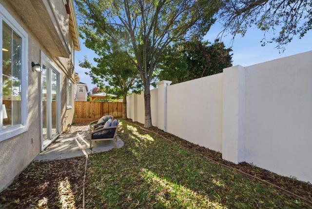 34298 Torrey Pine Lane, Union City CA: https://media.crmls.org/mediaz/f6854db3-95b2-4f22-b063-e6dffaa9bc97.jpg