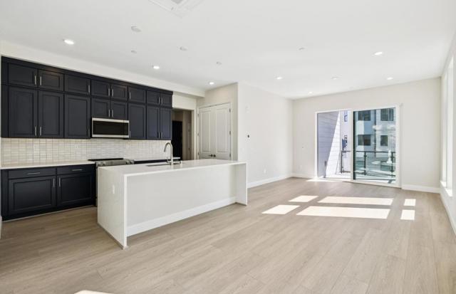 2425 Willow Way, San Mateo CA: https://media.crmls.org/mediaz/f685889b-a8b5-402e-b041-2706f9cc75ba.jpg