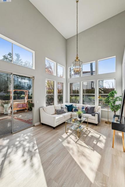 121 Jervis Bay, Alameda CA: https://media.crmls.org/mediaz/f68589a1-a488-4325-9f9b-ae5ff825001c.jpg