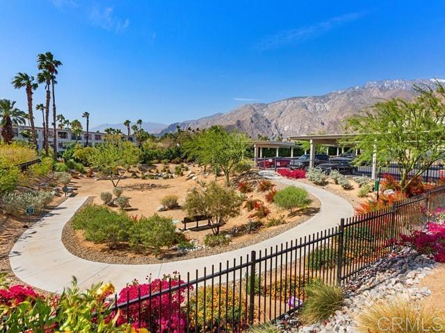 175 The Riv, Palm Springs CA: https://media.crmls.org/mediaz/f685e0cd-3087-428f-b45a-25eef356865e.jpg