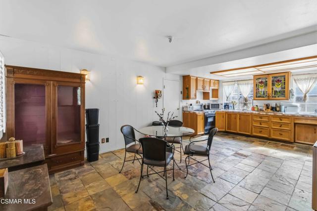 5506 Aurelia Street, Simi Valley CA: https://media.crmls.org/mediaz/f686de0e-be40-40d9-a2aa-e0aa5ac34d21.jpg