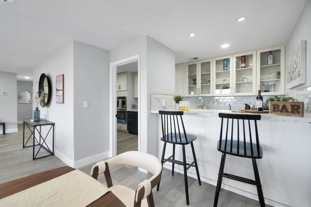 Image 19 of 55 For 26937 Hayward Blvd  217