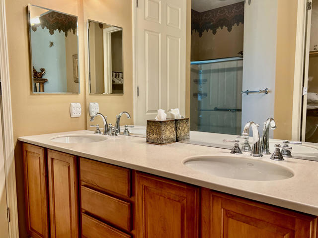 81562 Camino Los Milagros, Indio CA: https://media.crmls.org/mediaz/f6876ee0-805b-4f52-9c16-567e51c6b133.jpg