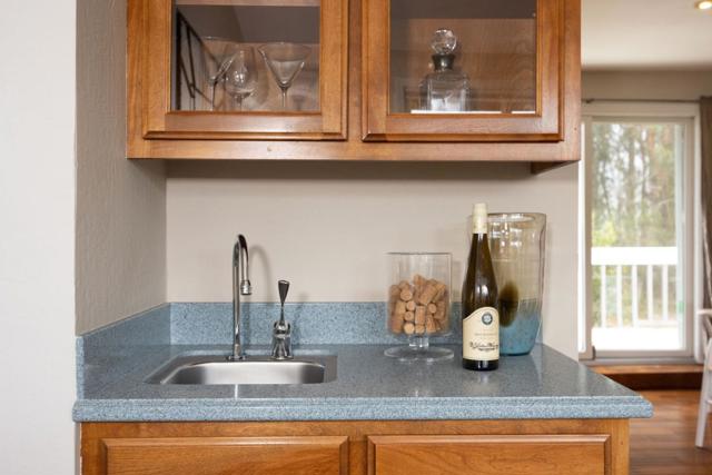 1077 Pearl Avenue, Moss Beach CA: https://media.crmls.org/mediaz/f687a3bb-5c9c-4cde-b792-c901540e1025.jpg