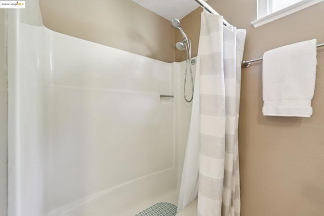 2353 Benham Ct, Walnut Creek CA: https://media.crmls.org/mediaz/f687edf9-f6a9-4d69-b700-f4e280446b5b.jpg