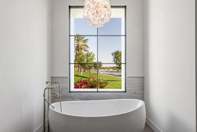 83145 N Shore Drive, Indio CA: https://media.crmls.org/mediaz/f688830e-0ee1-4cec-98ca-a5abd9931e68.jpg