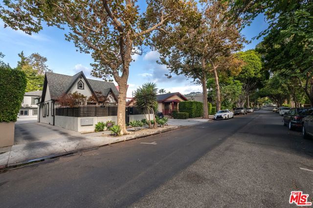 617 Westmount Drive, West Hollywood CA: https://media.crmls.org/mediaz/f688886f-bf8a-4517-a9b9-e21a19547b0d.jpg