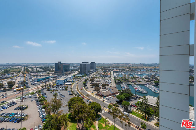 13600 MARINA POINTE Drive, Marina del Rey CA: https://media.crmls.org/mediaz/f6892eb9-a9f0-4ac3-ab87-727c7e758165.jpg