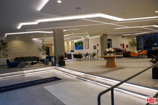 414 N Orange Street, Glendale CA: https://media.crmls.org/mediaz/f6896977-9829-4dbb-8cf3-134f521c7983.jpg