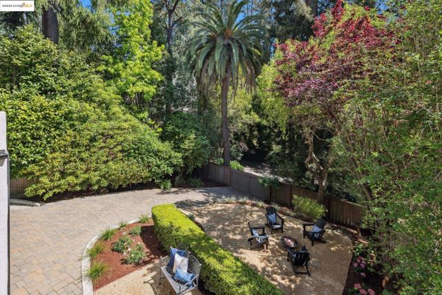356 Mountain Avenue, Piedmont CA: https://media.crmls.org/mediaz/f68a9f9d-0ef9-47d5-a97e-0d75a50785f4.jpg