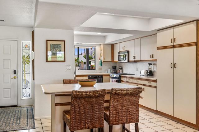 42905 Texas Avenue, Palm Desert CA: https://media.crmls.org/mediaz/f68aa10d-8881-4b7f-9d9b-d0aff6add736.jpg