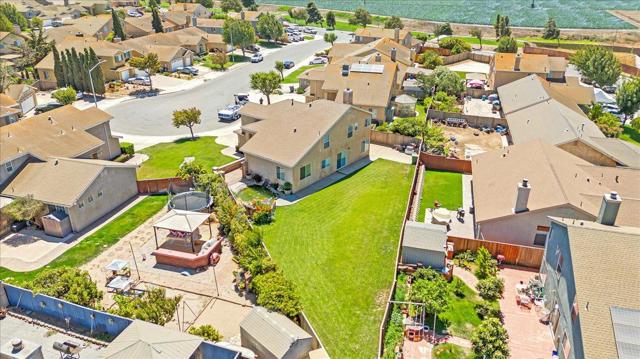 1851 Burgundy Circle, Gonzales CA: https://media.crmls.org/mediaz/f68c1a30-f1a1-4b2f-ba7c-20cd9da67117.jpg