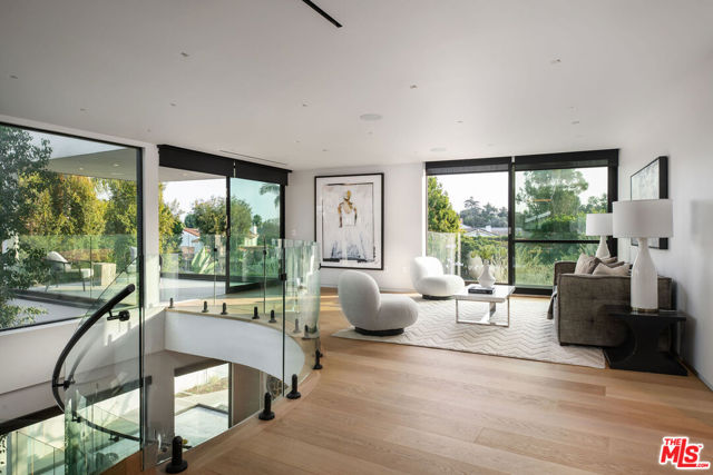 1729 Angelo Drive, Beverly Hills CA: https://media.crmls.org/mediaz/f68c2cef-ca5c-455a-8c64-d07e3665fa2f.jpg