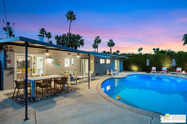 281 E Ocotillo Avenue, Palm Springs CA: https://media.crmls.org/mediaz/f68c75bb-56f2-4841-81ef-60aa565cfc2e.jpg