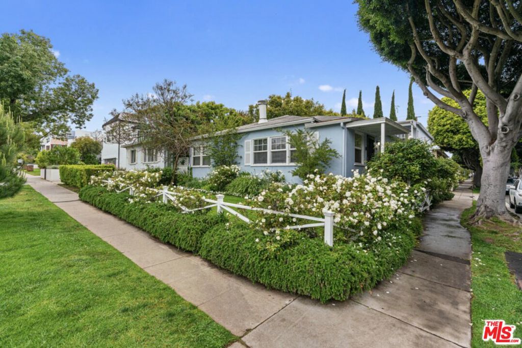 1701 California Avenue, Santa Monica, CA 90403