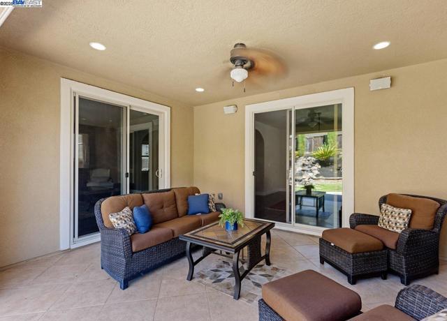 7563 Balmoral Way, San Ramon CA: https://media.crmls.org/mediaz/f68d84ae-1279-4269-bb87-5bfe6f3ccef4.jpg