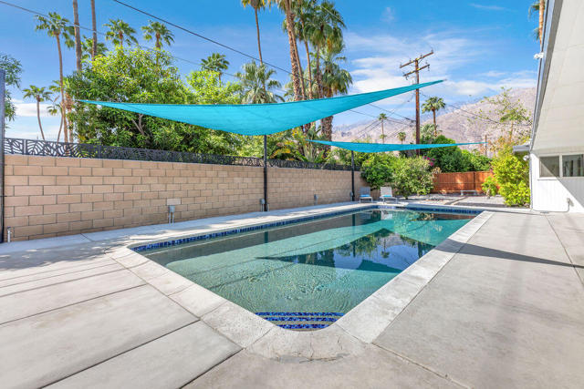 1075 E Sunny Dunes Road, Palm Springs, CA 92264