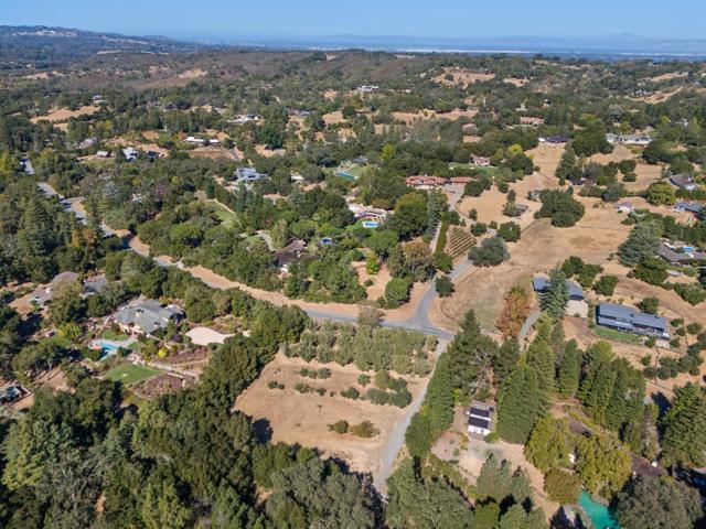 125 Mapache, Portola Valley CA: https://media.crmls.org/mediaz/f68e4f74-54ec-4958-bb81-d01ea7205e3d.jpg