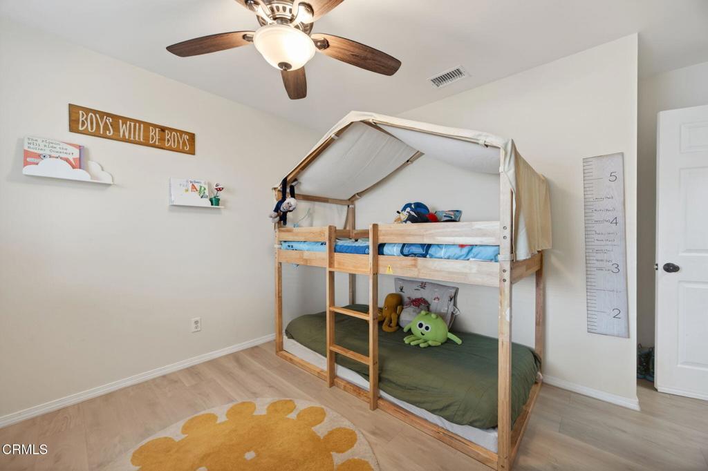 https://media.crmls.org/mediaz/f68e64e6-be8a-44a8-bf4a-ae06fe2cf0de.jpg?preset=X-Large
