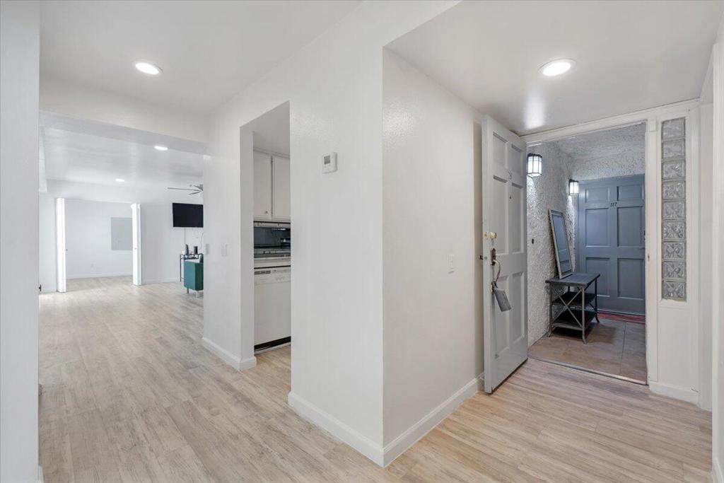 MLS #219135733DA image #4