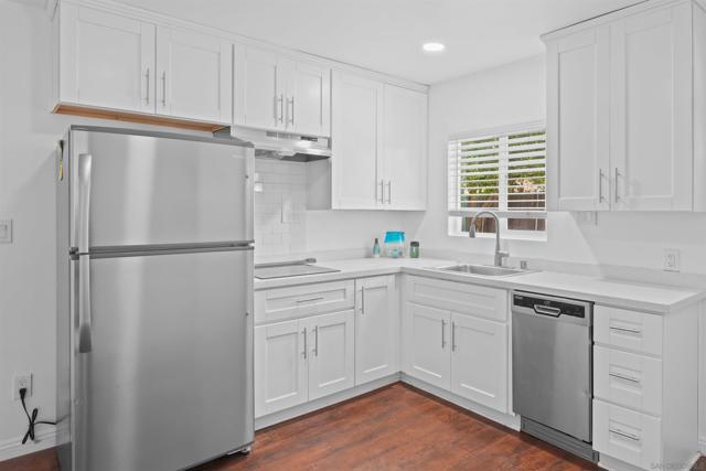 9155 57 Gold Coast Dr, San Diego CA: https://media.crmls.org/mediaz/f68ec291-f7f4-491d-8e58-7459a19b531b.jpg