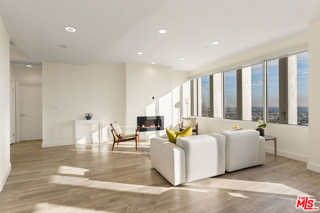 5670 Wilshire Boulevard #PH2