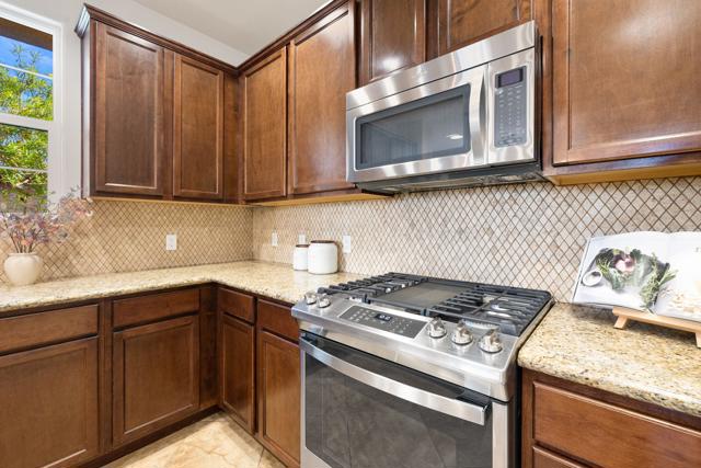 Image 17 of 44 For 52130 Desert Spoon Court