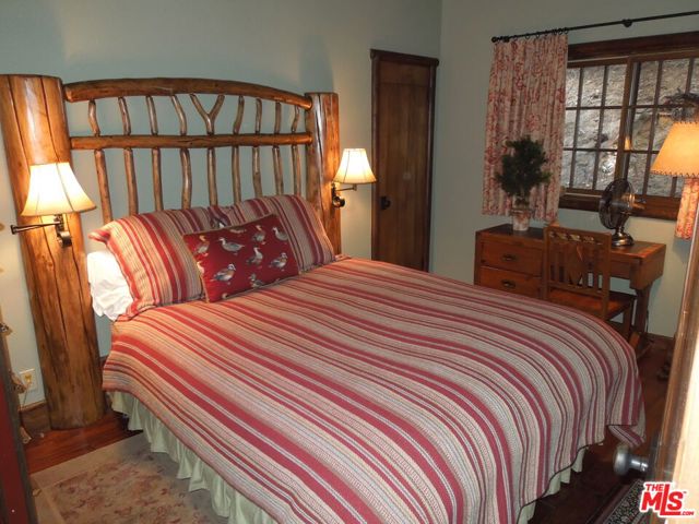 365 Mittry Lane, Lake Arrowhead CA: https://media.crmls.org/mediaz/f690c798-e4ba-4c43-96fe-5934aeb8ae55.jpg