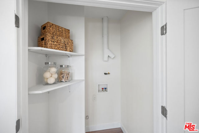 3260 Sagamore Way, Los Angeles CA: https://media.crmls.org/mediaz/f6911f30-5846-4695-bd59-d372dfeaf609.jpg