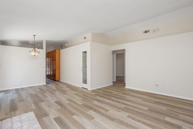 Detail Gallery Image 6 of 29 For 2035 Badger Gln, Escondido,  CA 92029 - 3 Beds | 2 Baths