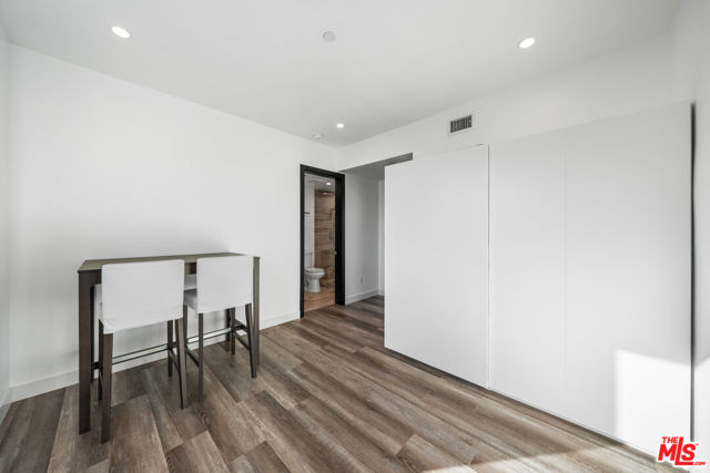 5812 Willis Avenue, Sherman Oaks CA: https://media.crmls.org/mediaz/f6919ee8-5d47-490d-9967-46c481b29dea.jpg