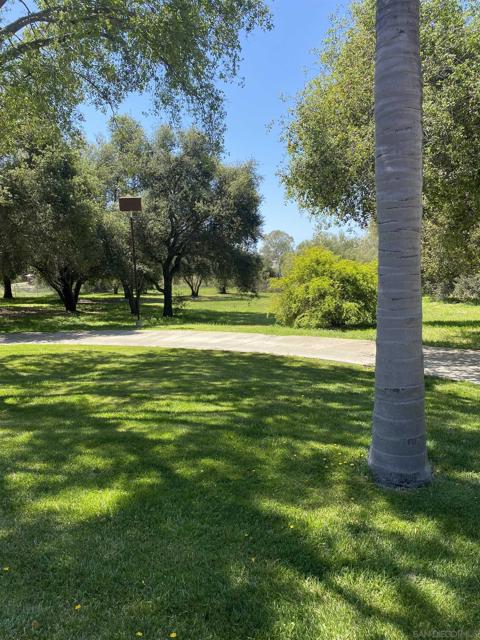 15847 Mac Tan Ln, Valley Center CA: https://media.crmls.org/mediaz/f691e74c-6381-4c95-9bf3-16680b6a2b53.jpg