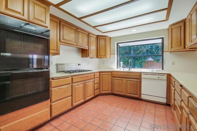 349 351 G Avenue, Coronado CA: https://media.crmls.org/mediaz/f692a855-4aac-407b-ab75-56358fa5045c.jpg