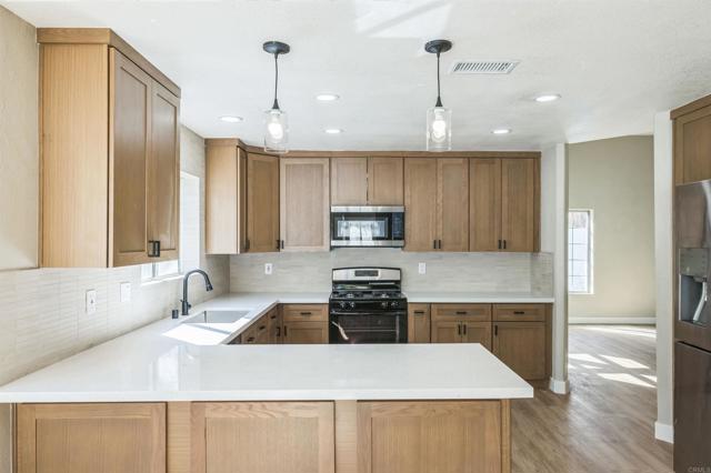 Detail Gallery Image 16 of 36 For 40550 Ventana Ct, Palm Desert,  CA 92260 - 3 Beds | 2/1 Baths