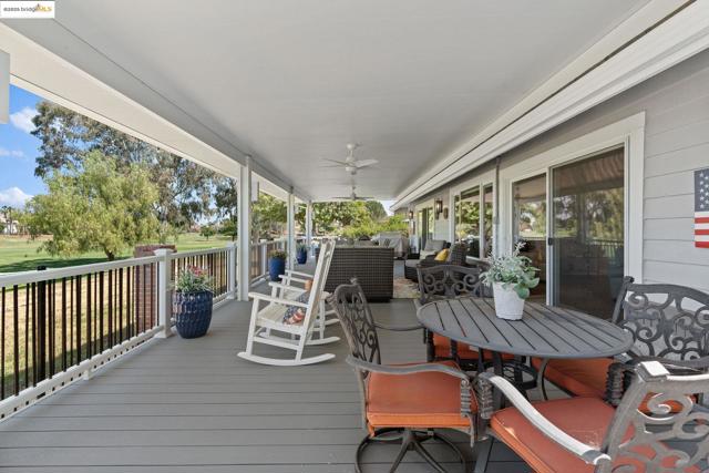 5521 Lanai Ct, Discovery Bay CA: https://media.crmls.org/mediaz/f69326b4-8f73-411f-a5a8-c1d84fd6678e.jpg