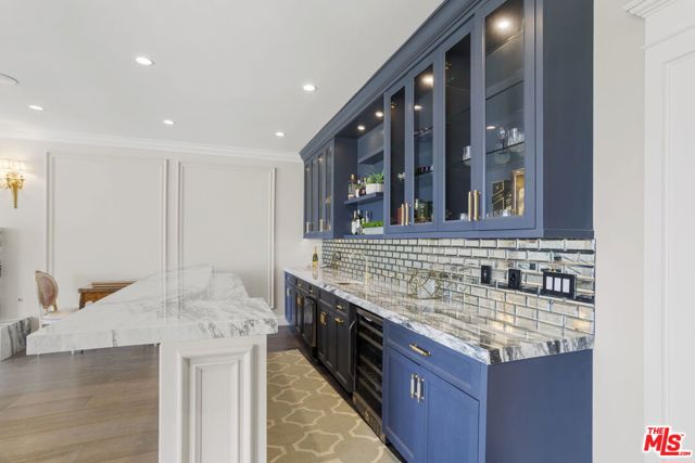 15515 Collina Strada, Los Angeles CA: https://media.crmls.org/mediaz/f6934a6d-8639-4507-aba1-569780d7cd36.jpg