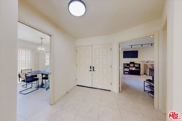 12119 Falcon Crest Way photo 5