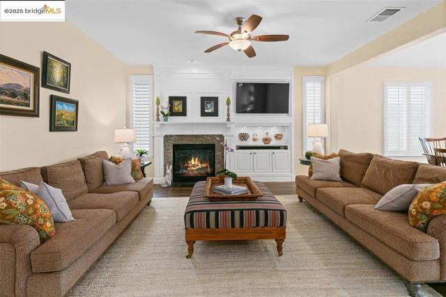 1164 Lexington Way, Livermore CA: https://media.crmls.org/mediaz/f6942725-19be-4d5c-9ba8-6fb234d234b2.jpg