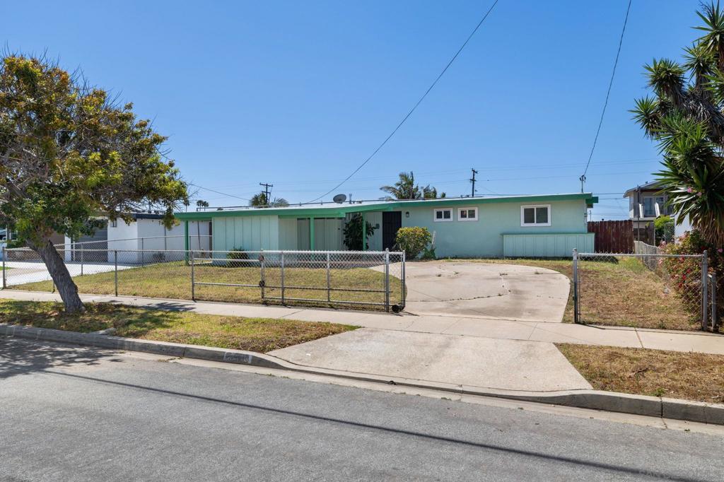 817 Holly Ave.