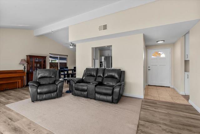 43035 Tennessee Avenue, Palm Desert CA: https://media.crmls.org/mediaz/f6956d43-5e2a-491a-8088-454e42e52371.jpg