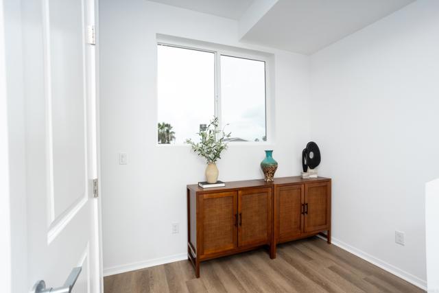 Detail Gallery Image 11 of 31 For 4982 Ocean View Bld, San Diego,  CA 92113 - 3 Beds | 2/1 Baths