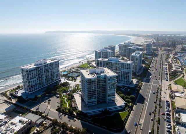 1820 Avenida Del Mundo, Coronado CA: https://media.crmls.org/mediaz/f695d5a7-90cf-45b4-afb6-c586dc790022.jpg