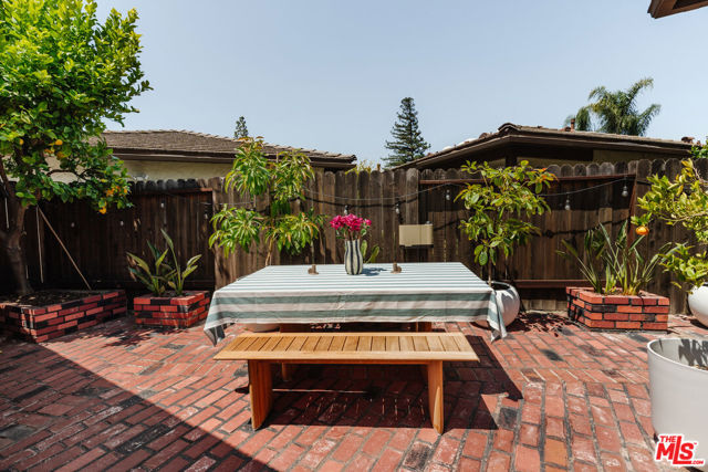 2641 Hartland Circle, Westlake Village CA: https://media.crmls.org/mediaz/f695eb9d-4d34-48c4-9b9a-aa8e5f3794ae.jpg