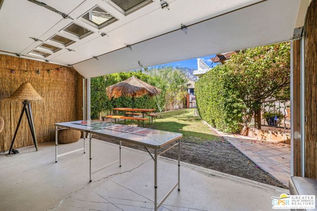 2336 N Girasol Avenue, Palm Springs CA: https://media.crmls.org/mediaz/f6960650-3061-42c9-bfcc-1cd434992eee.jpg