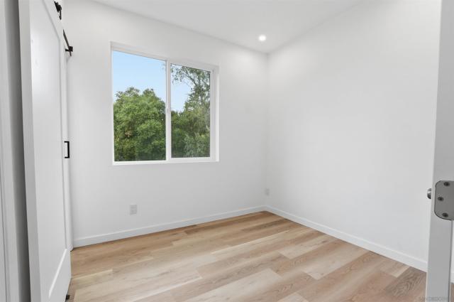 Image 17 of 70 For 490 Lado De Loma Dr #1-4