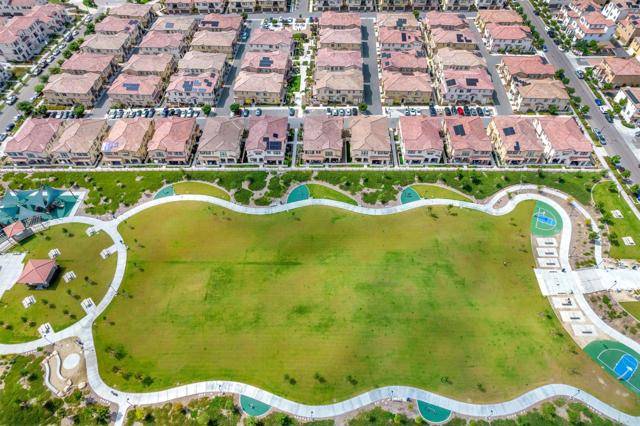 1665 Santa Alexia Avenue, Chula Vista CA: https://media.crmls.org/mediaz/f697af27-c8e3-4ce0-b891-55cc3ae5173d.jpg