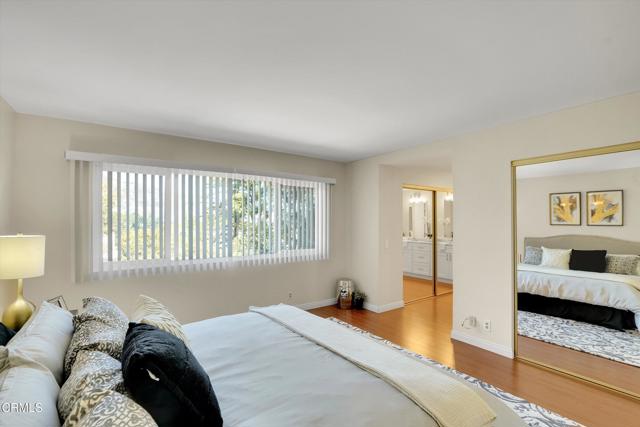 19015 Braemore Road, Porter Ranch CA: https://media.crmls.org/mediaz/f697caac-3f8a-4c04-ac19-f269617a56dc.jpg